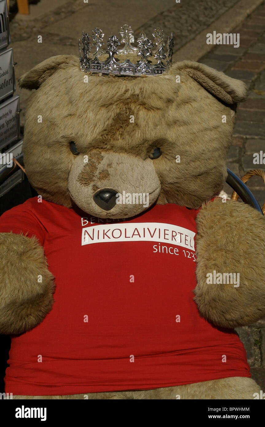 Bär mit Nikolaiviertel T-shirt, Detail ein Souvenir zum Verkauf im Nikolaiviertel, Nikolaiviertel Stockfoto