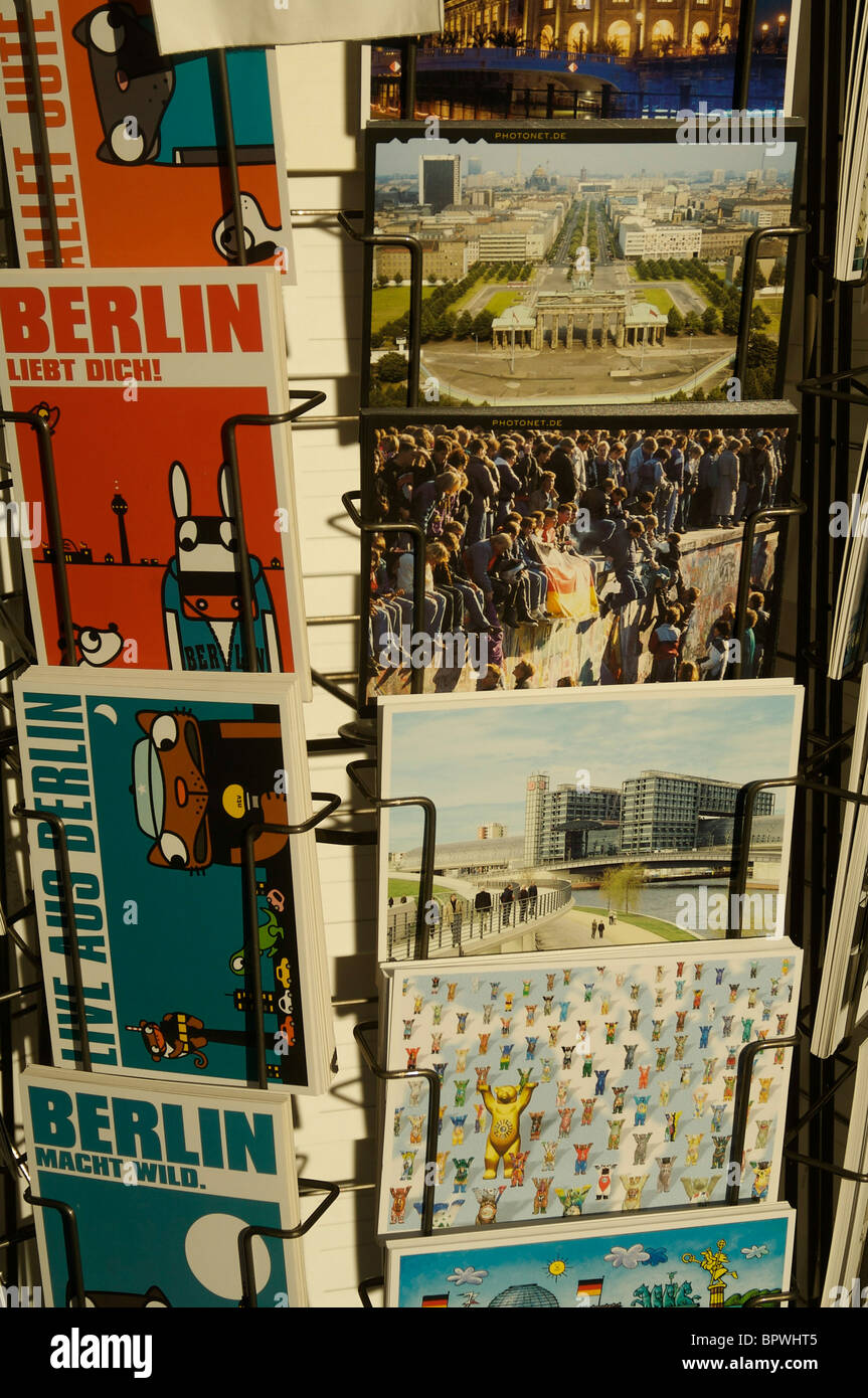Berlin-Souvenir-Postkarten zum Verkauf Stockfoto