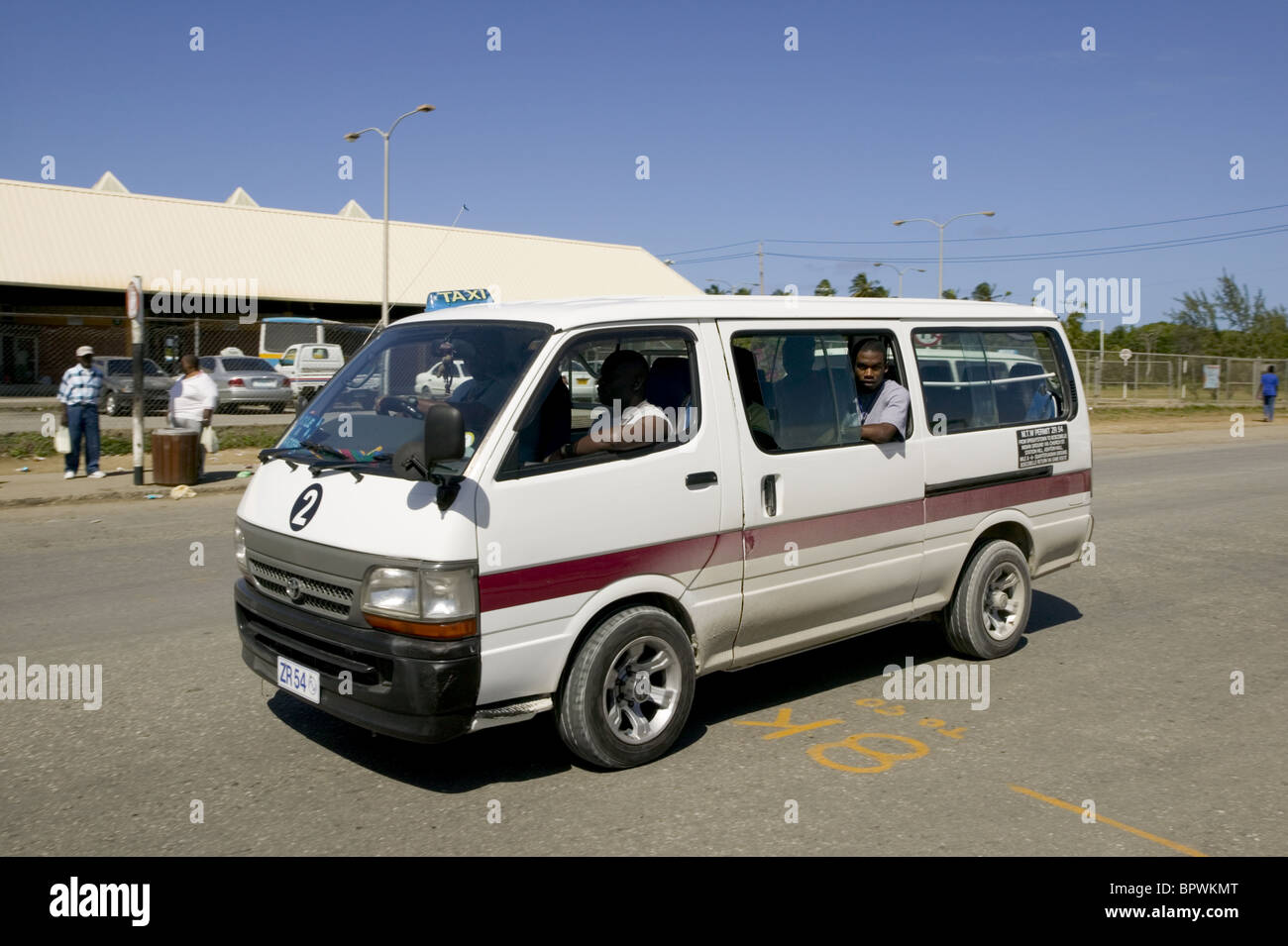 Taxi in Speightstown in Barbados in der Karibik Stockfoto, Bild