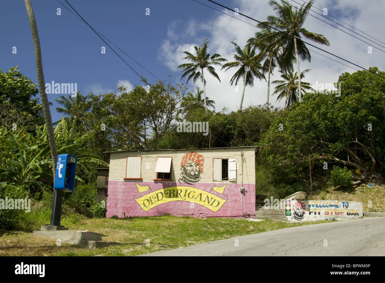 Rum-Shop in vier Cross Roads in Barbados in der Karibik Stockfoto