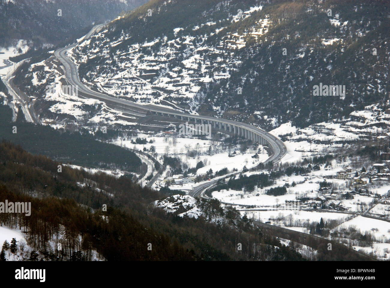 Die A32 oder E70 Autobahn Autostrada Turin Torino in Bardonecchia Straße in Richtung der Fréjus-Tunnels nach Frankreich aus Italien Stockfoto