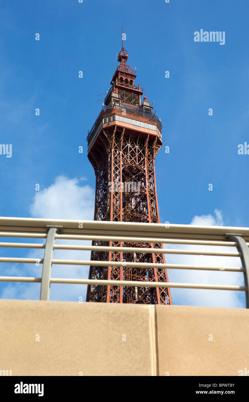 Neue Promenade Blackpool und Turm Stockfoto