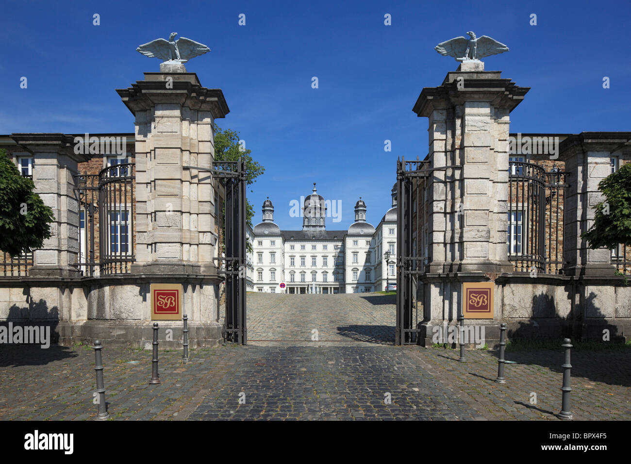 Toreinfahrt Zum Schlosshotel Bensberg in Bergisch Gladbach, Bergisches Land, Nordrhein-Westfalen Stockfoto