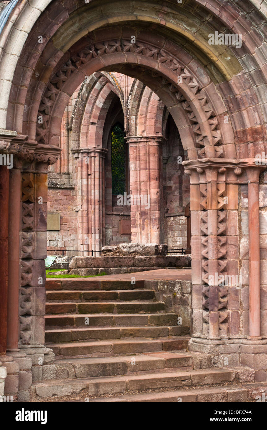 Die zerstörten mittelalterlichen Architektur der Dryburgh Abbey in den Scottish Borders, Dryburgh, Schottland. Stockfoto