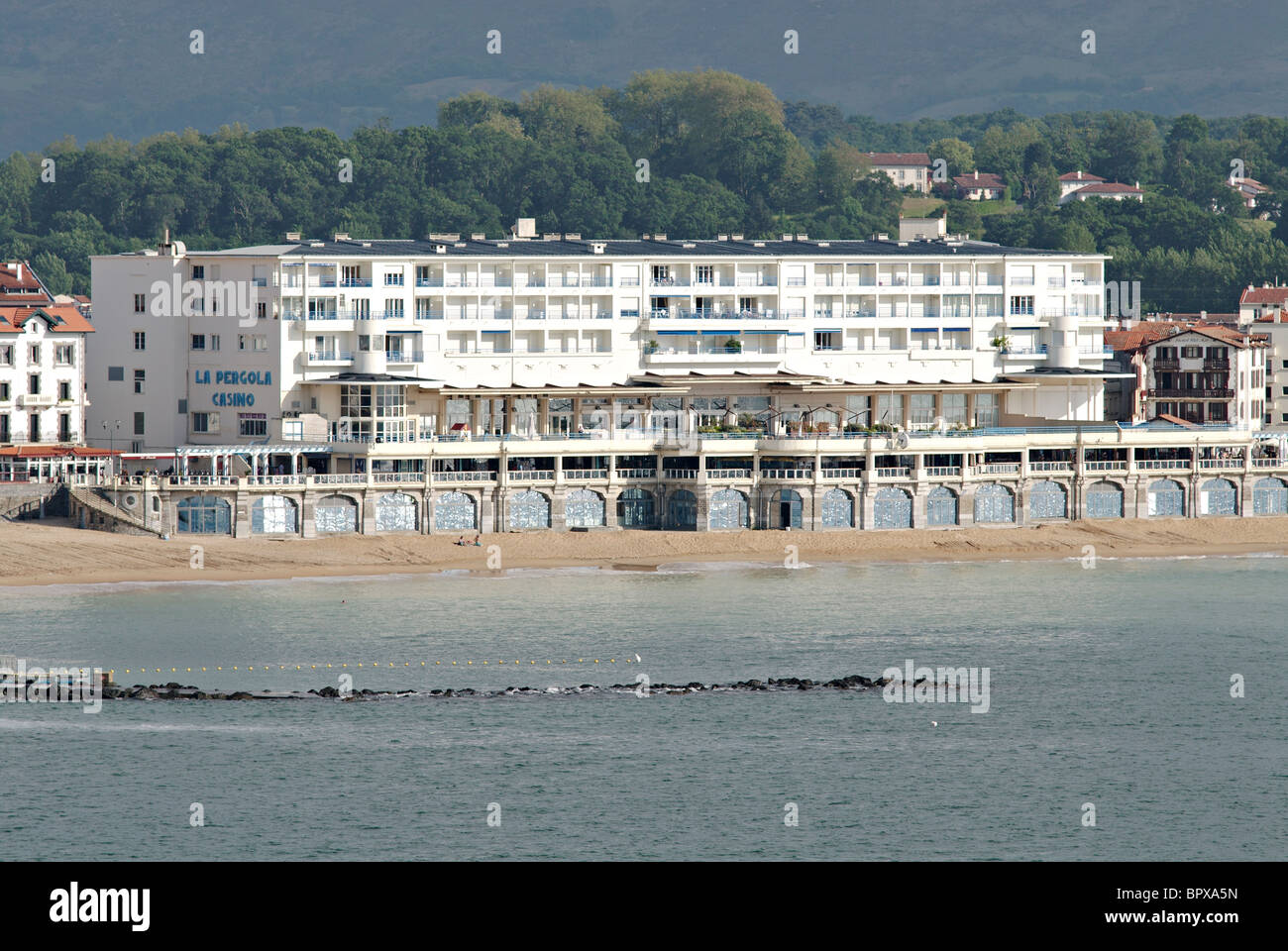 Saint-Jean-de-Strand und Strandpromenade Promenade von Saint Jean de Luz, Frankreich Stockfoto