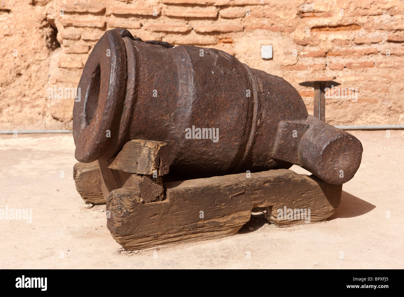 Kanone in Nordafrika, Marokko, Marrakesch (Marrakech), El-Badi-Palast Stockfoto