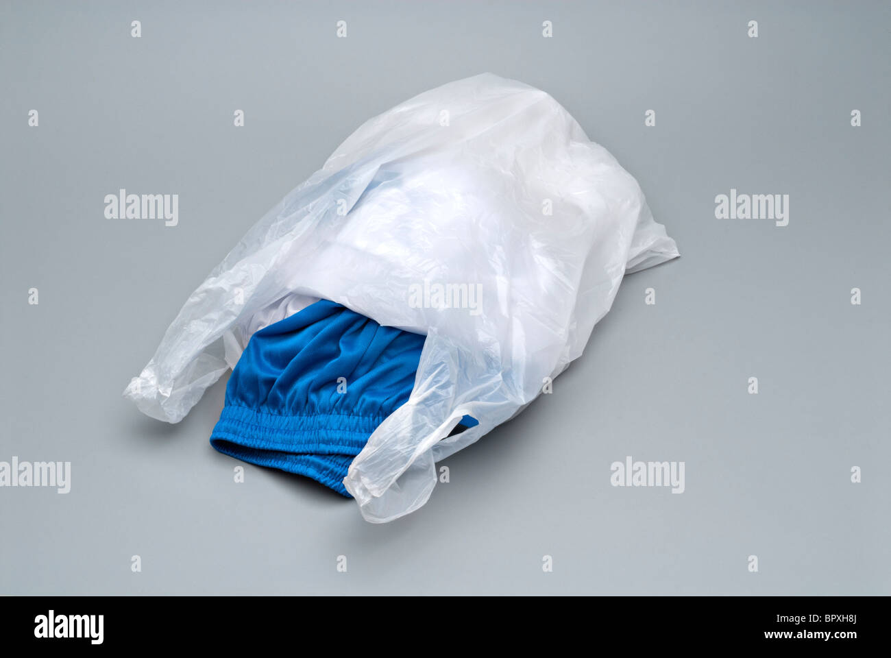 Einkaufstasche mit Jogginghose Stockfoto