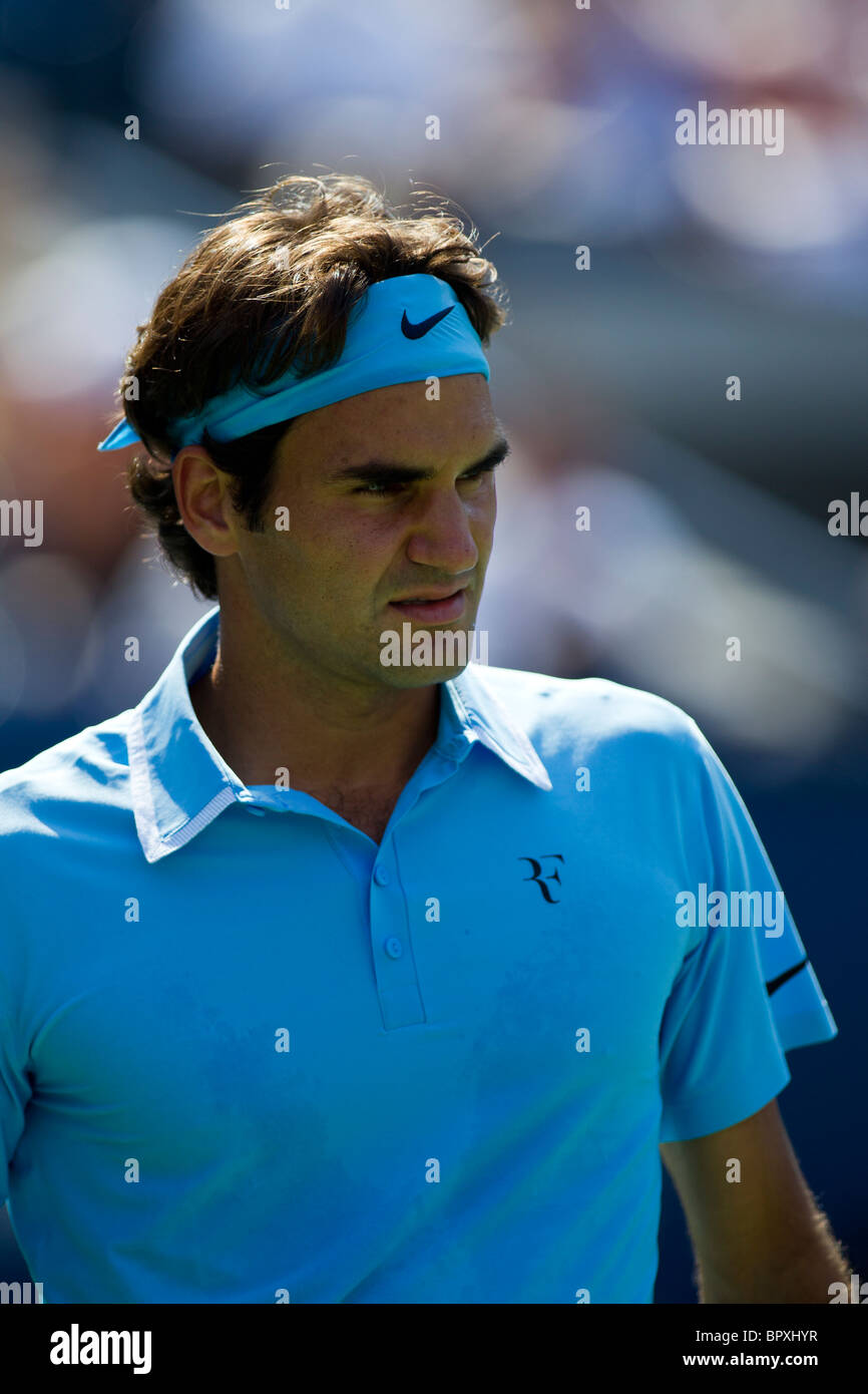 Roger Federer (SUI) im Wettbewerb bei der 2010 US Open Tennis Stockfoto