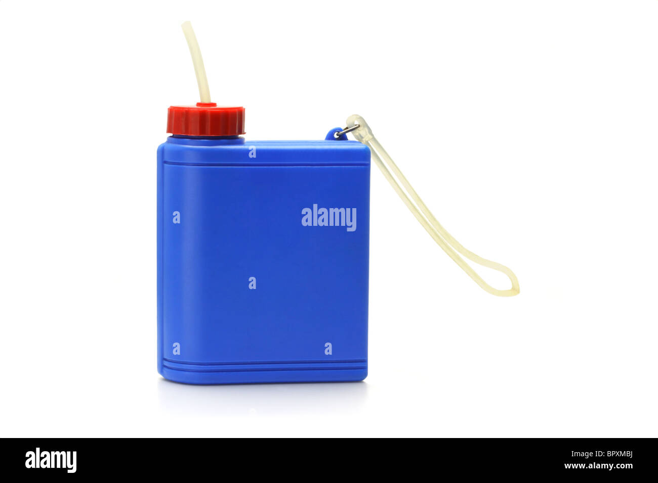 Blaue Kunststoff Wasserbehälter auf weißem Hintergrund Stockfoto