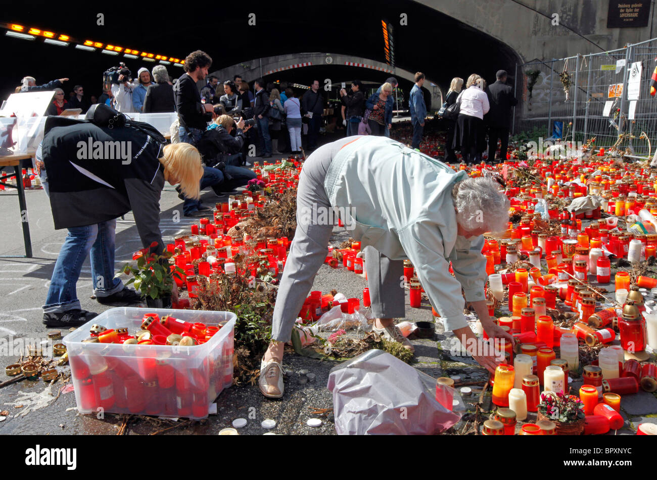 Duisburg, Deutschland, Loveparade 2010: Bereich, wo eine Tragödie passiert  wenn am 24. Juli 2010 21 Tote und Hunderte Verletzte Stockfotografie - Alamy