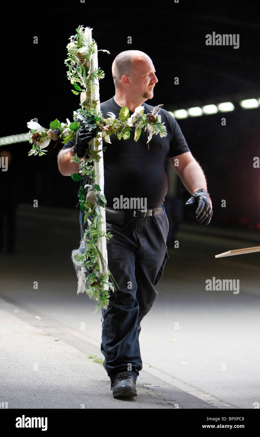 Duisburg, Deutschland, Loveparade 2010: Bereich, wo eine Tragödie passiert wenn am 24. Juli 2010 21 Tote und Hunderte Verletzte Stockfoto Duisburg, Deutschland, Loveparade 2010: Bereich, wo eine Tragödie passiert wenn am 24. Juli 2010 21 Tote und Hunderte Verletzte Stockfoto