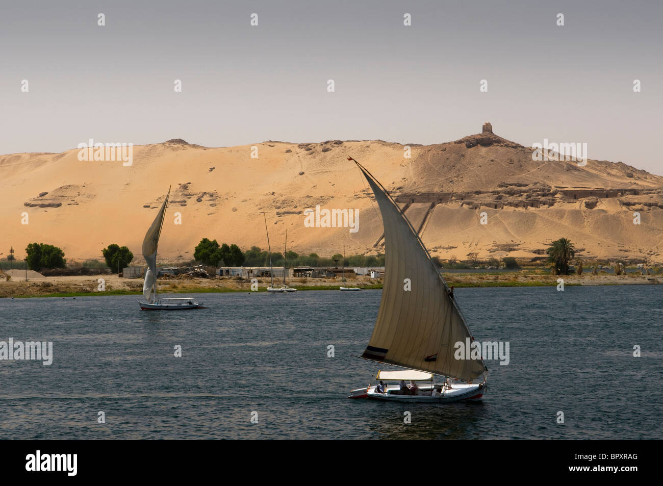 Feluccas Auf Dem Nil In Assuan Stockfotos und -bilder Kaufen - Alamy