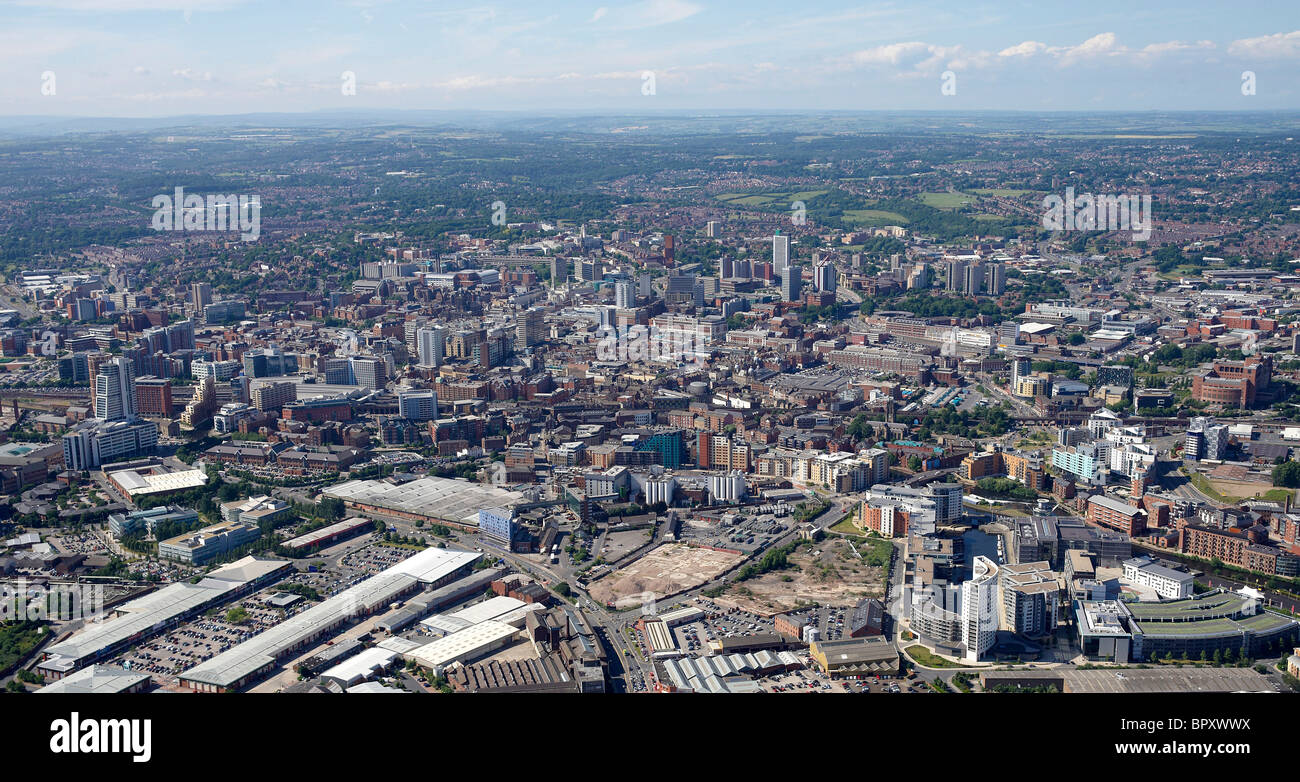 Leeds City Centre aus der Luft, Sommer 2010 Stockfoto