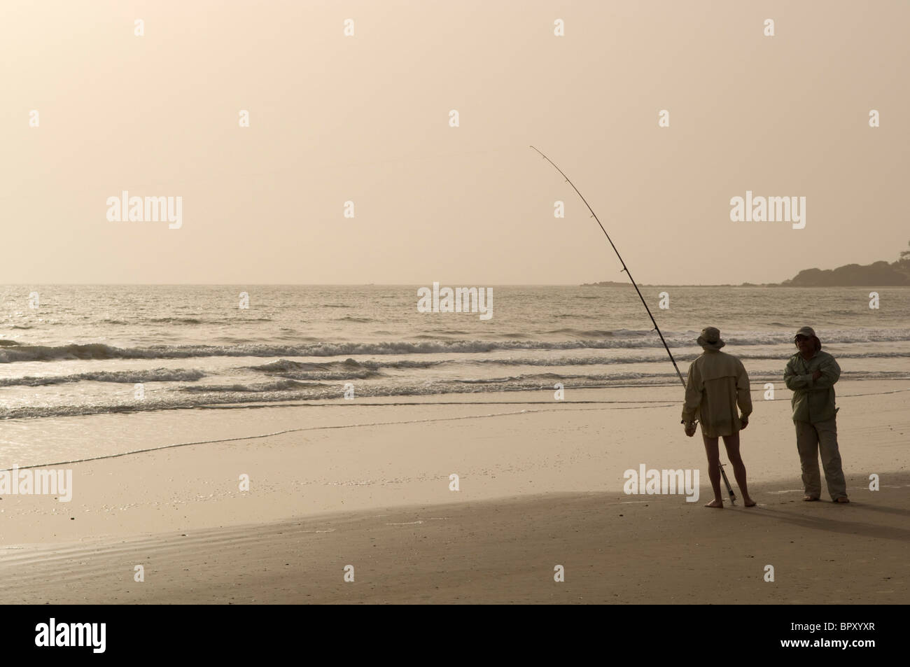 Fischer am Strand Cap Skiring Casamance, Senegal Stockfoto