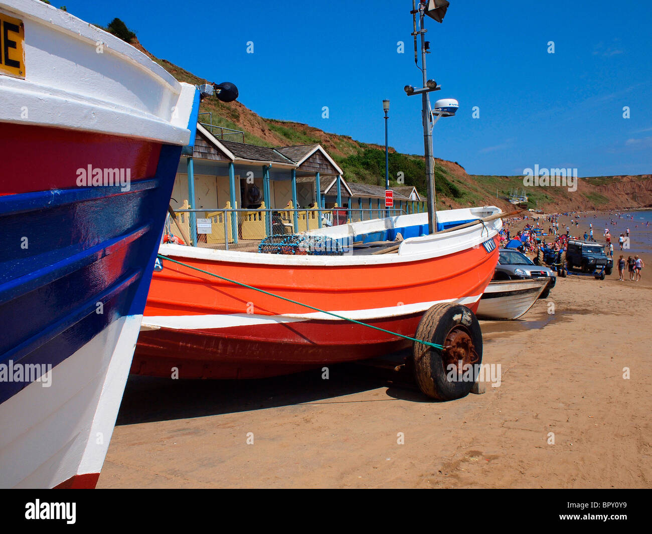 Entgeisterung Angelboote/Fischerboote auf Filey entgeisterung Landung, Filey, East Yorkshire Coast, Nordengland Stockfoto