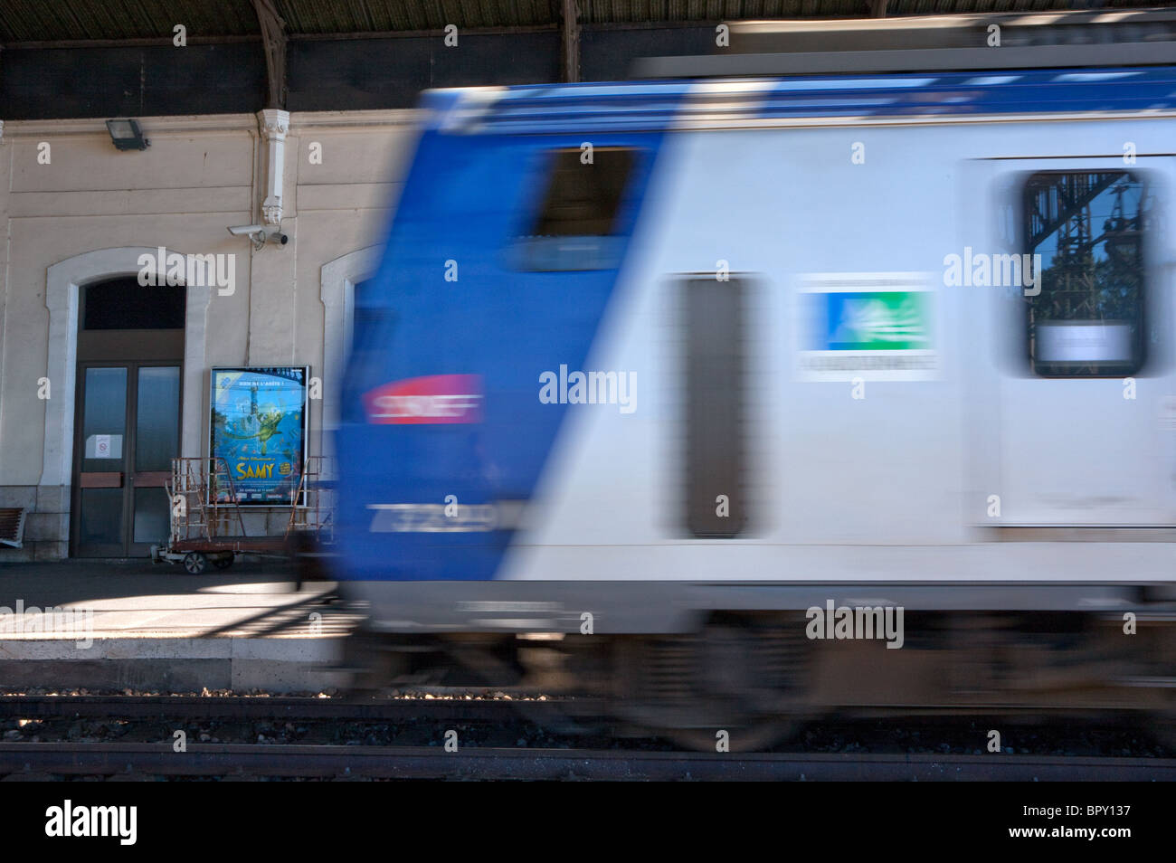 SNCF-Logo auf dem Zug in Frankreich Stockfoto