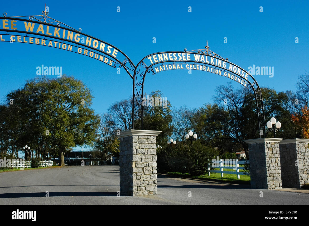 Eingang zum Tennessee Walking Horse, Nationalfeiertag Gelände, Shelbyville, TN. Stockfoto