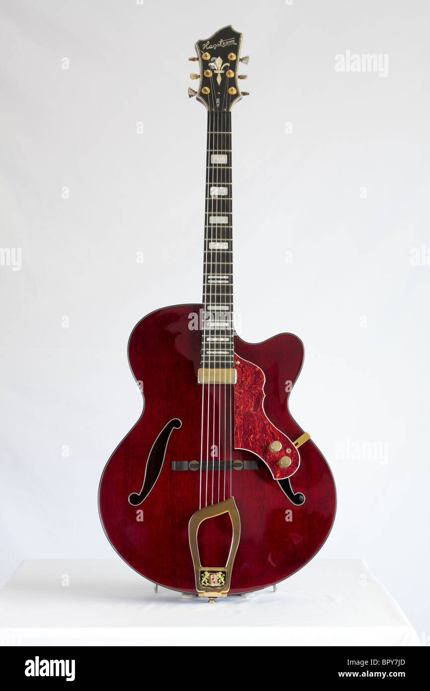 Eine e-Gitarre Hagstrom Jazz HL550 serielle M06061694 in Schweden gemacht Stockfoto Eine e-Gitarre Hagstrom Jazz HL550 serielle M06061694 in Schweden gemacht Stockfoto