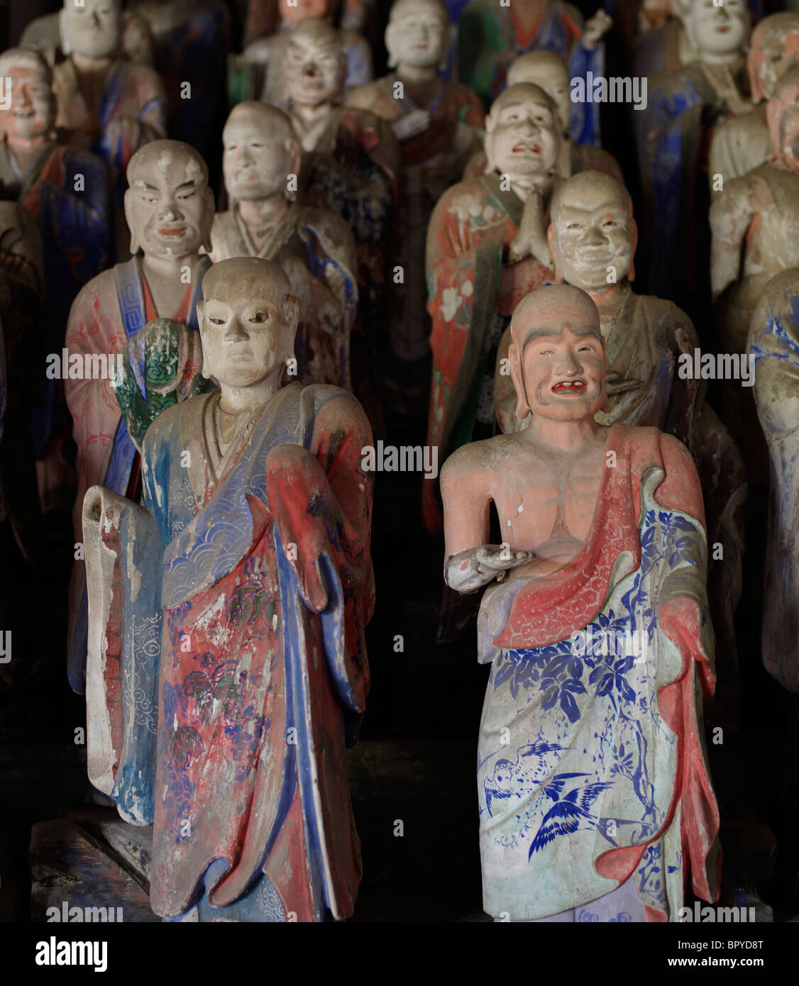 Hölzerne Statuen im Choshoji Tempel, Hirosaki Stockfoto