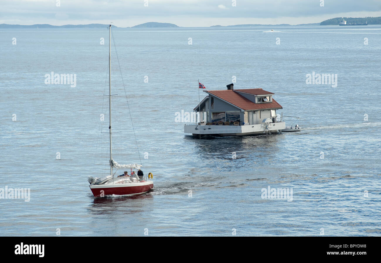 Hausboot auf dem Oslofjord Stockfoto