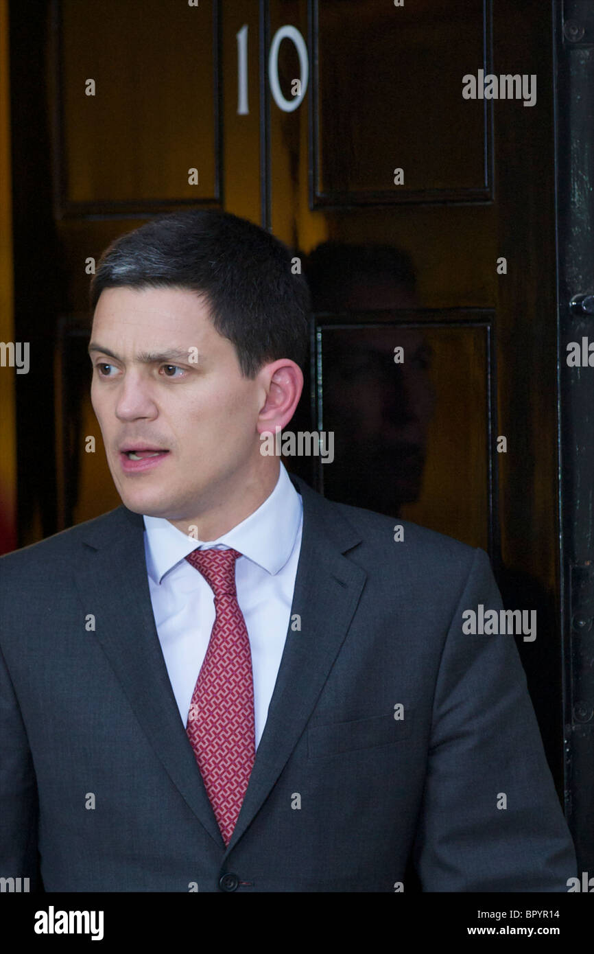 David Miliband verlassen Nummer 10 Downing Street Stockfoto