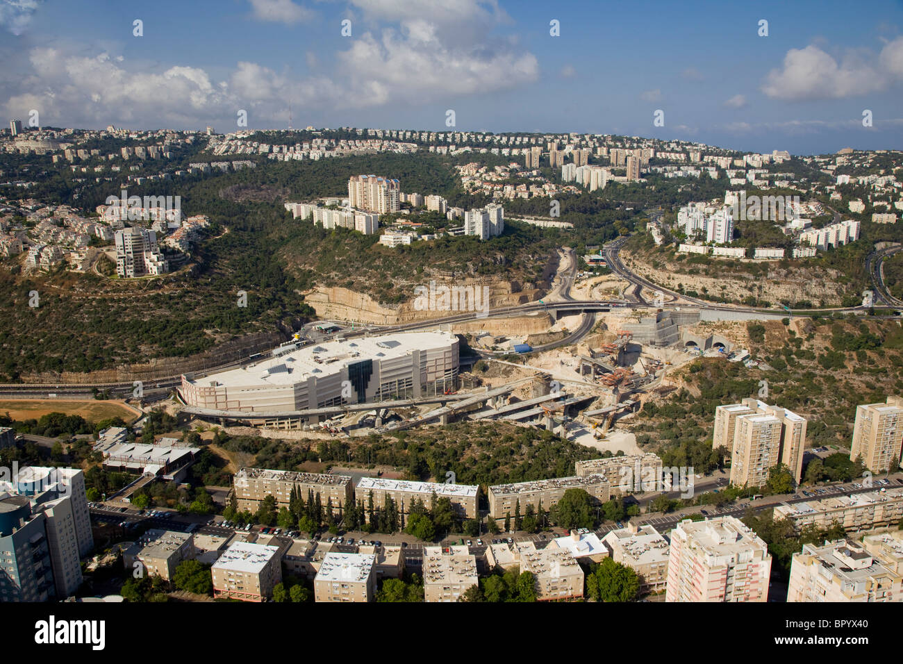 Luftaufnahme des Rupin Portals der Carmel Tunnel in Haifa Stockfoto