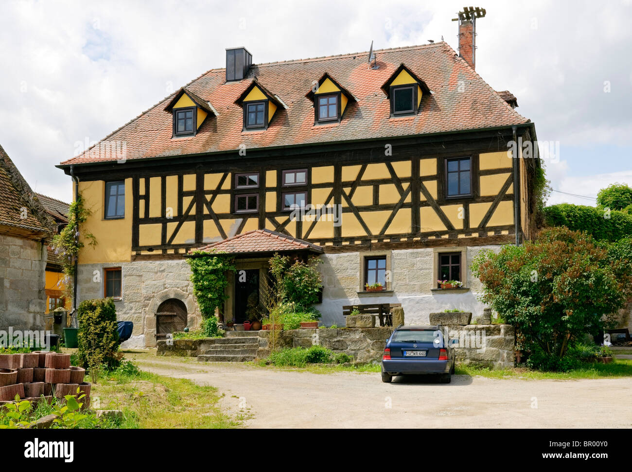 Großes Landhaus in der Weiler Gottesgab, Uehlfeld, Franken, Bayern, Deutschland. Stockfoto