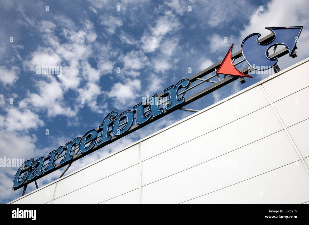 Carrefour-Supermarkt in Spanien anmelden Stockfoto