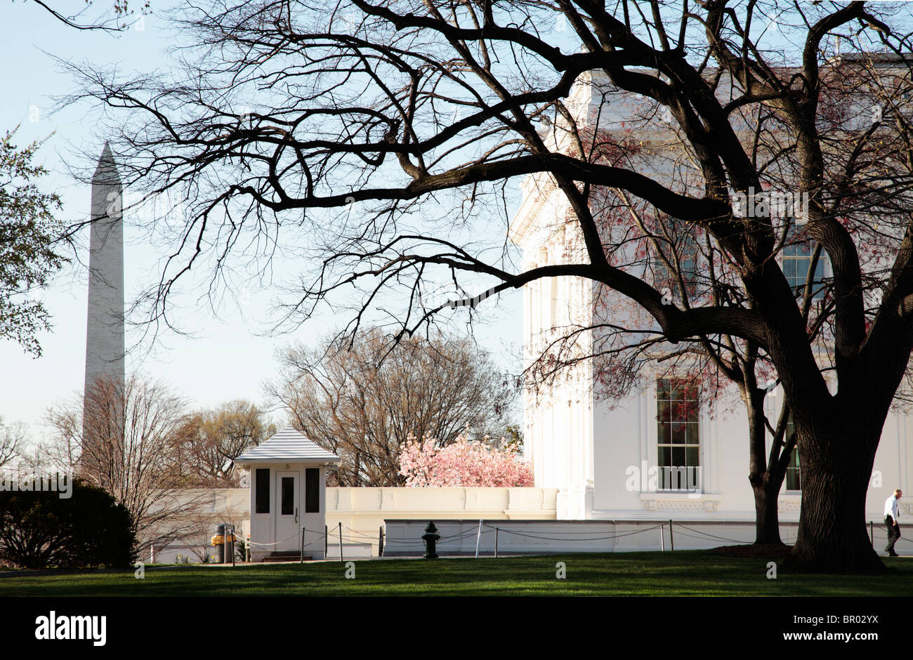 Rückseite des weißen Hauses mit Washington Monument, Washington Stockfoto