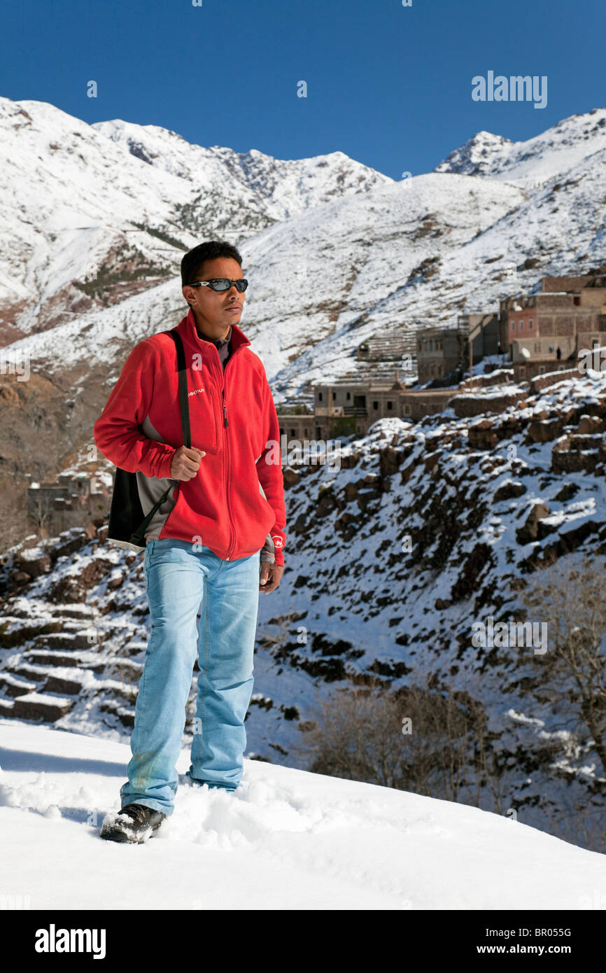 Marokko hoher Atlas-Gebirge Imlil Reiseleiter auf Bergtour Stockfoto