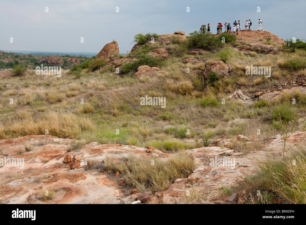 Touristen auf Mapungubwe Hügel, archäologische Stätte, Mapungubwe National Park, Südafrika Stockfoto
