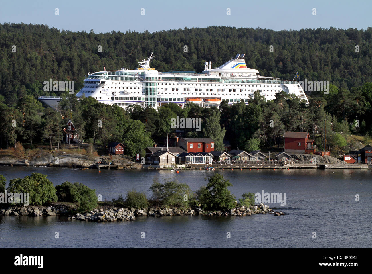 Birka Paradise Kreuzfahrtschiff in den Stockholmer Schären in Stockholm, Schweden Stockfoto