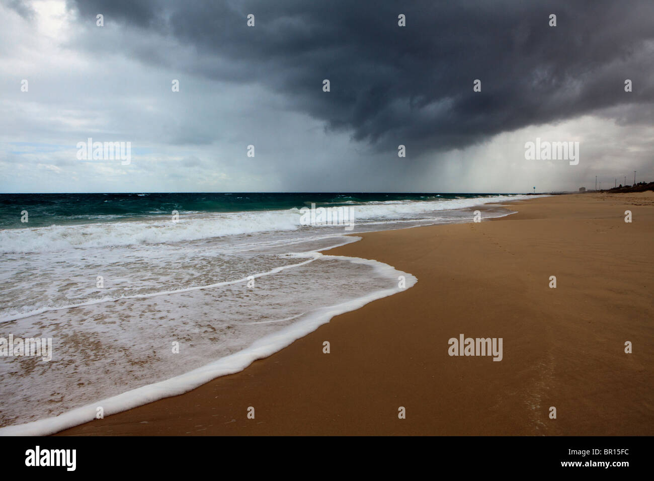 Regen am Strand Stockfoto