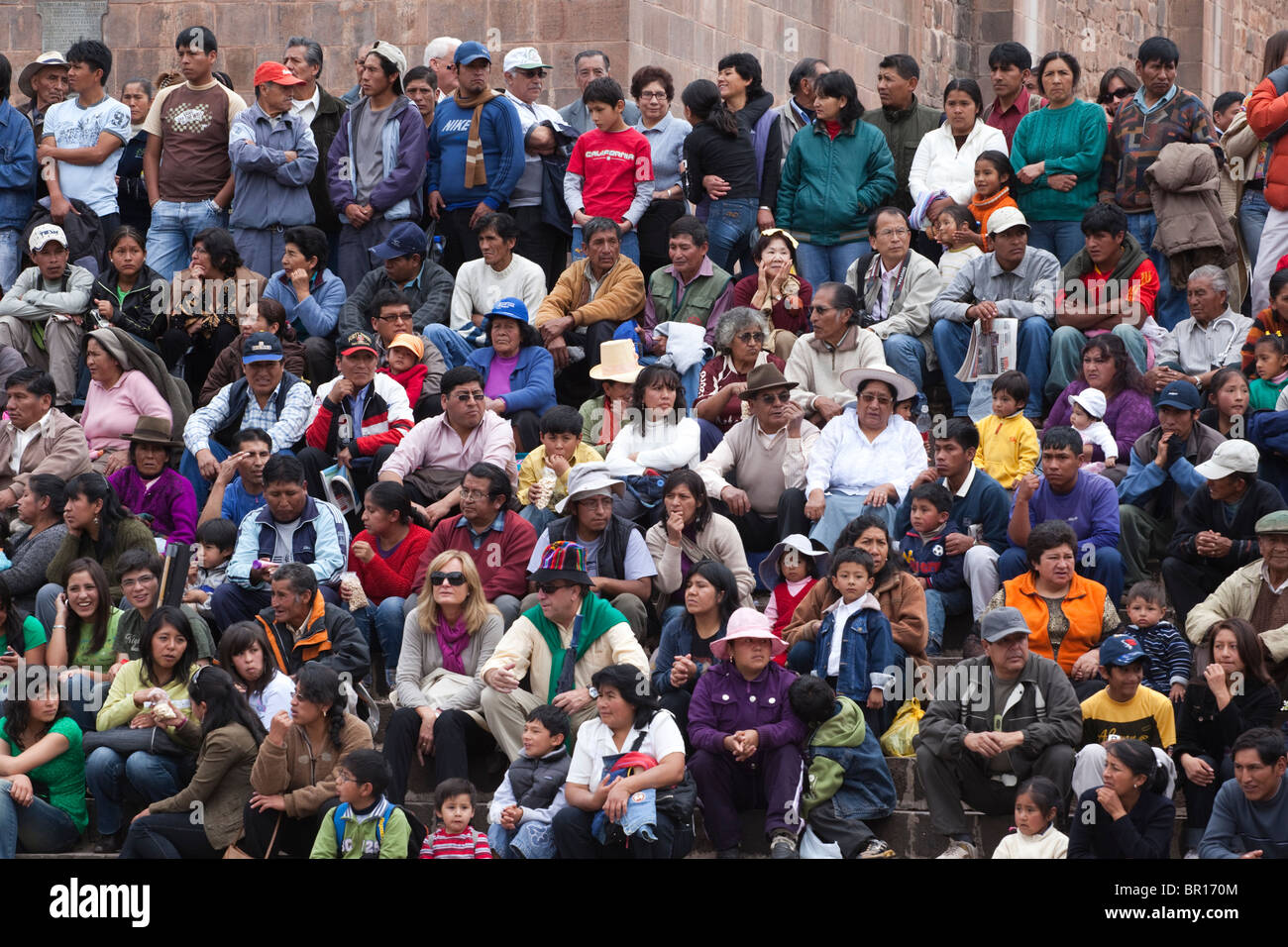 Peruaner in Plaza de Armas, Cuzco, Peru, Südamerika Stockfoto
