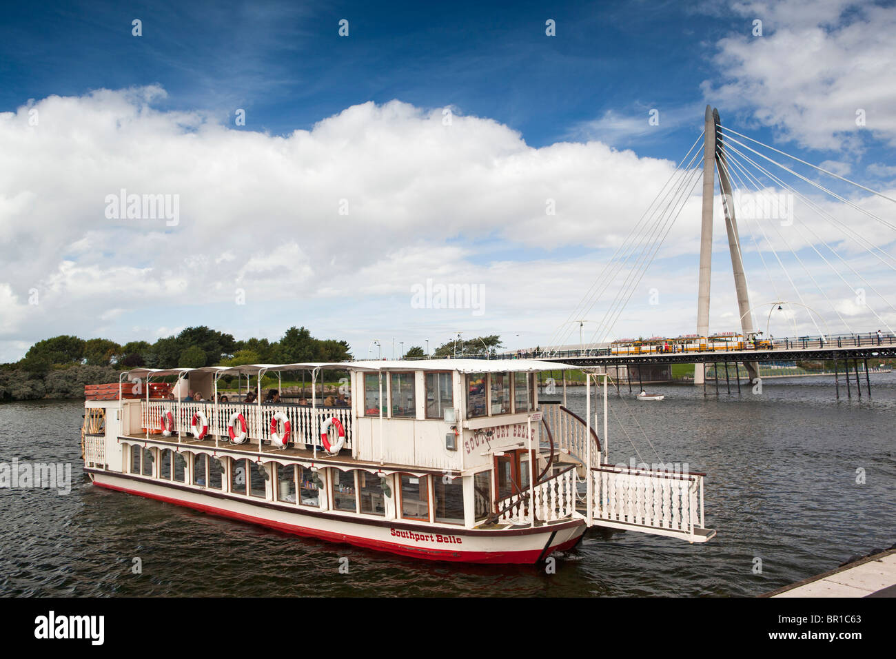 Großbritannien, England, Merseyside, Southport, Marine Lake, Southport Belle Raddampfer, die Passagiere auf Vergnügungsreise Stockfoto