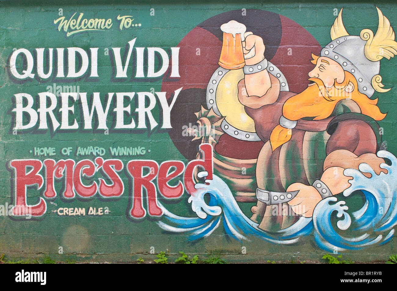 Quidi Vidi Brauerei Wandbild, Erics rotes Bier/Cream Ale, Quidi Vidi, Johanniskraut, Hopfen Shop, Neufundland, Kanada Stockfoto