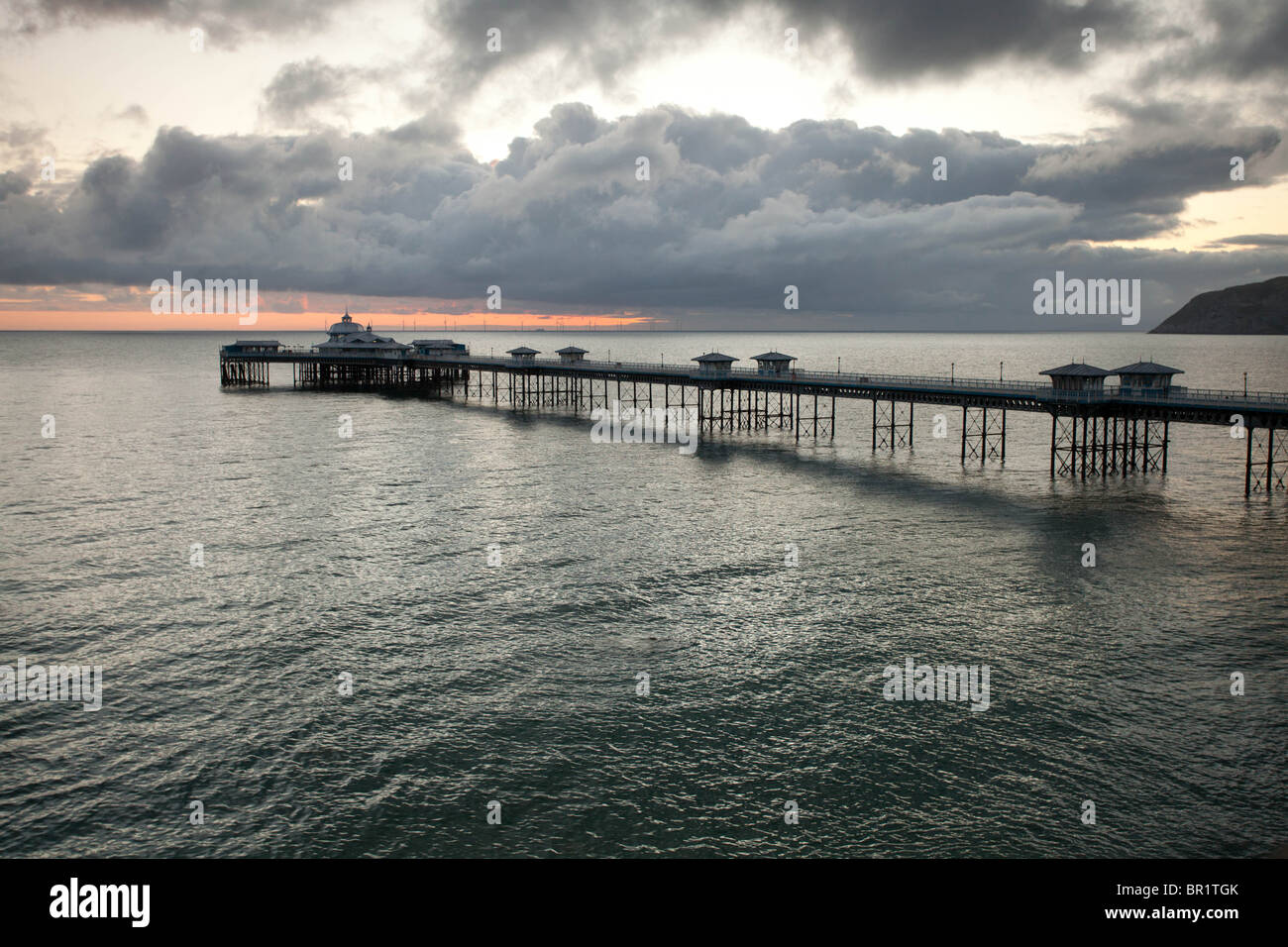 Llandudno Pier bei Sonnenaufgang Stockfoto