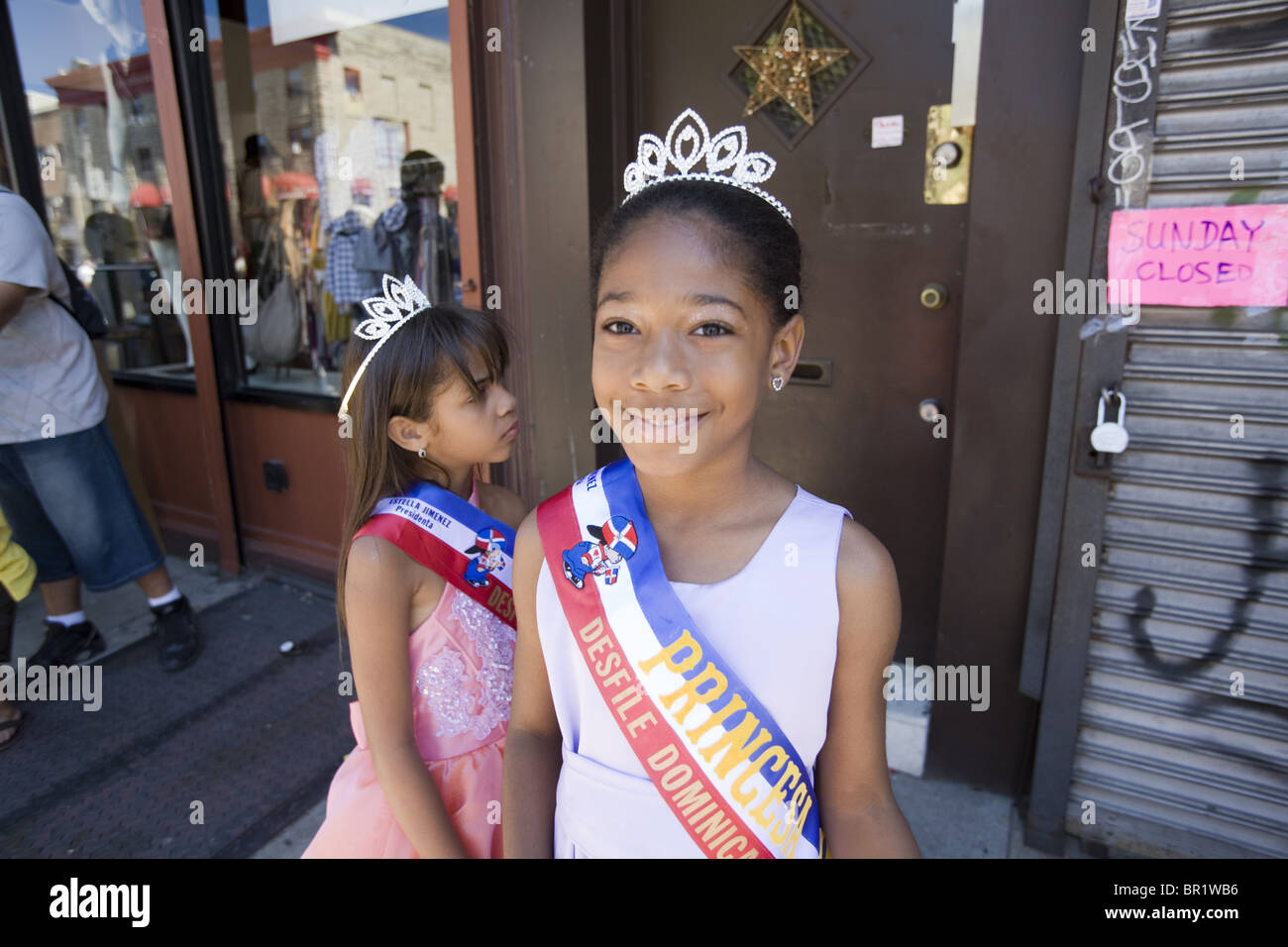 Offizielle Prinzessinnen auf der 2010 Dominikanische Parade in Brooklyn, NY. Stockfoto