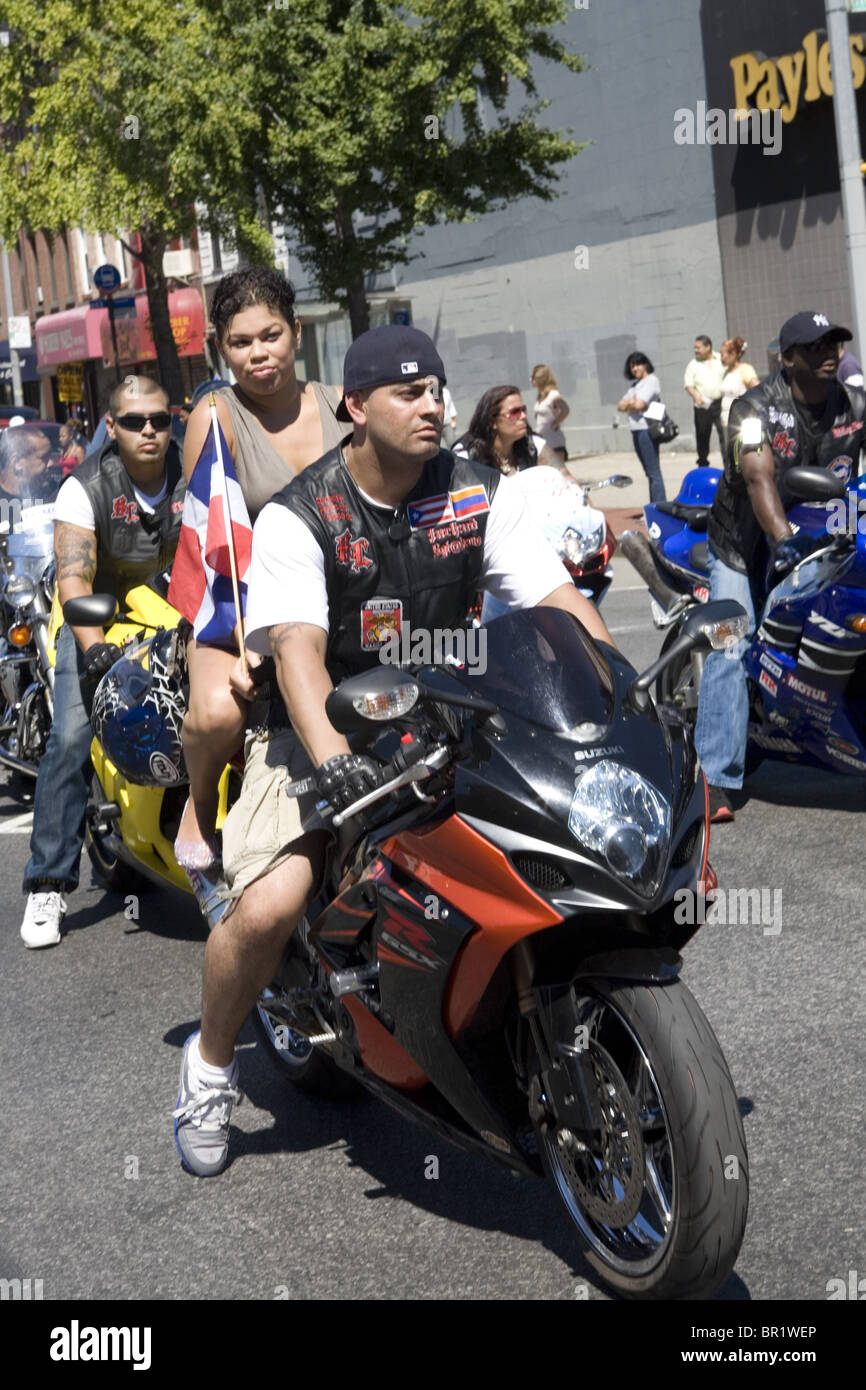 Motor Cycle Club-Mitglieder bei der Dominikanischen Parade in Brooklyn, New York. Stockfoto