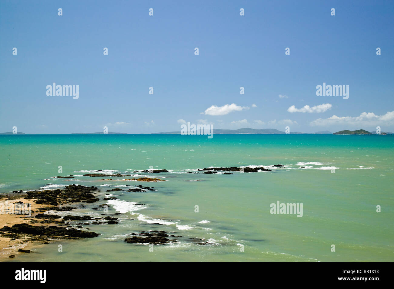 Australien, Queensland, Capricorn Coast, Emu Park. Emu Park Hauptstrand von Churchill Lookout. Stockfoto