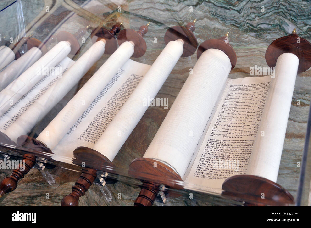 Original 700 Jahre alten antiken Bibel Schriftrollen geschrieben in Hebräisch, Creation Beweise Museum, Glen Rose, Texas, USA Stockfoto