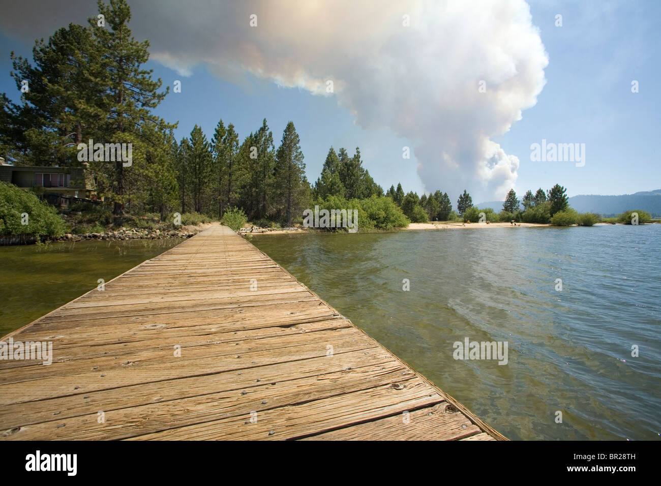 Tag eins des Feuers Angora in South Lake Tahoe, Kalifornien Stockfoto