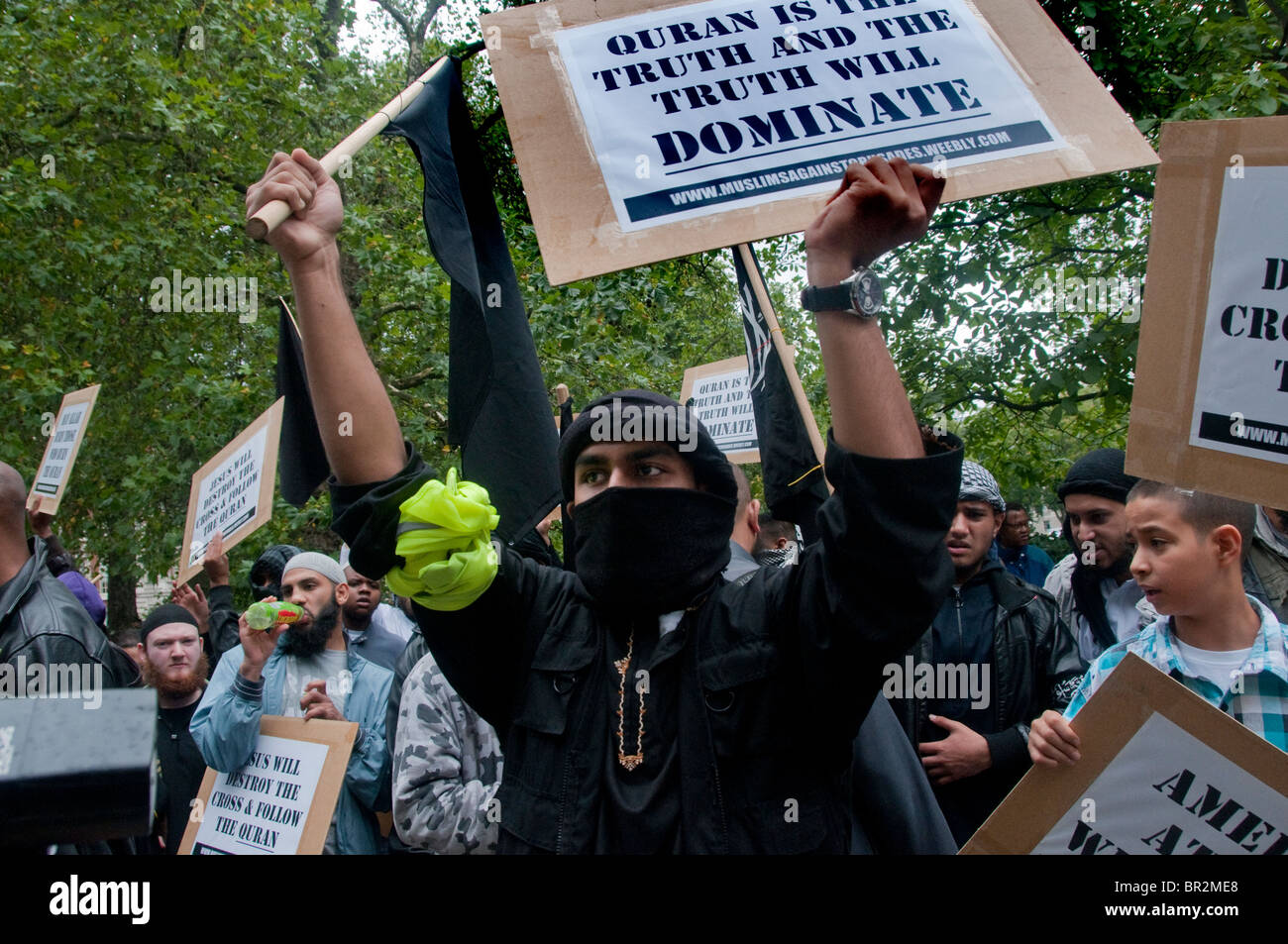 Extremistengruppe "Muslime gegen die Kreuzzüge", unter der Leitung von Anjem Choudary hielt einen Protest gegen die bedrohte Verbrennung des Korans Stockfoto