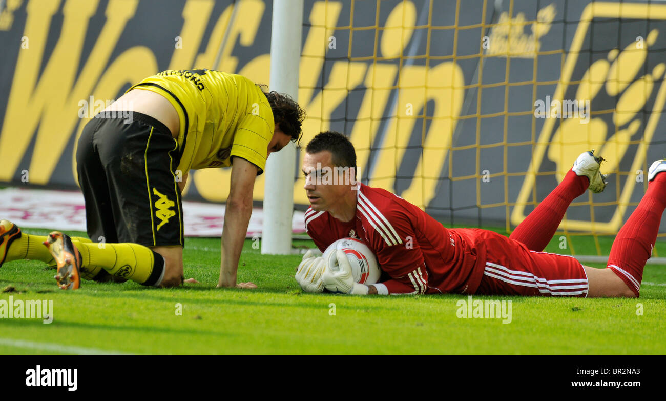 Neven SUBOTIC und BENAGLIO während deutschen Bundesliga Spiel Borussia Dortmund gegen VfL Wolfsburg Stockfoto