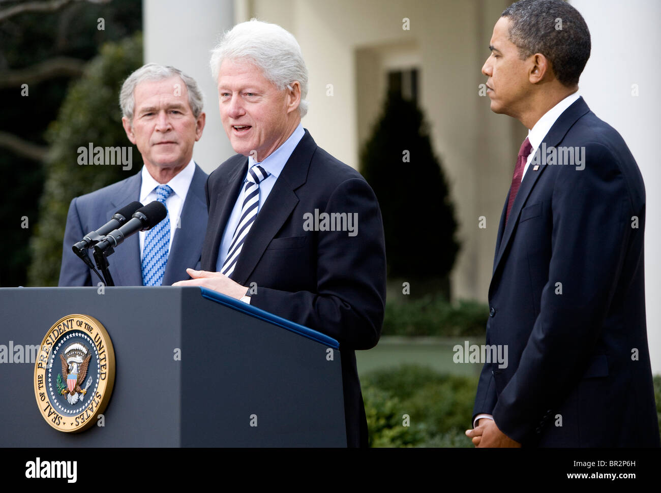 Präsident Barack Obama mit ehemaligen Präsidenten George W. Bush und Bill Clinton. Stockfoto