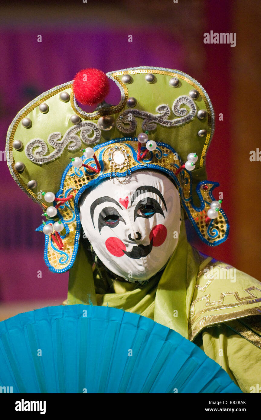Verändert Schauspieler führt in Sichuan Oper am Shufenyayuan Teehaus, Chengdu, Provinz Sichuan, China Stockfoto