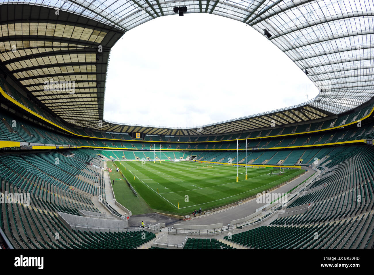 Blick ins Innere Twickenham Stadium, Twickenham, London. Heimat der englischen Rugby Football Union oder RFU Stockfoto