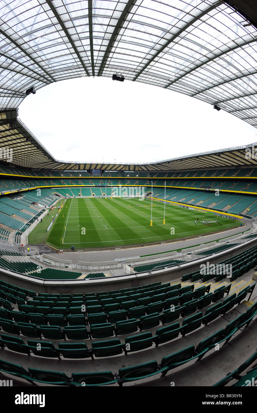 Blick ins Innere Twickenham Stadium, Twickenham, London. Heimat der englischen Rugby Football Union oder RFU Stockfoto