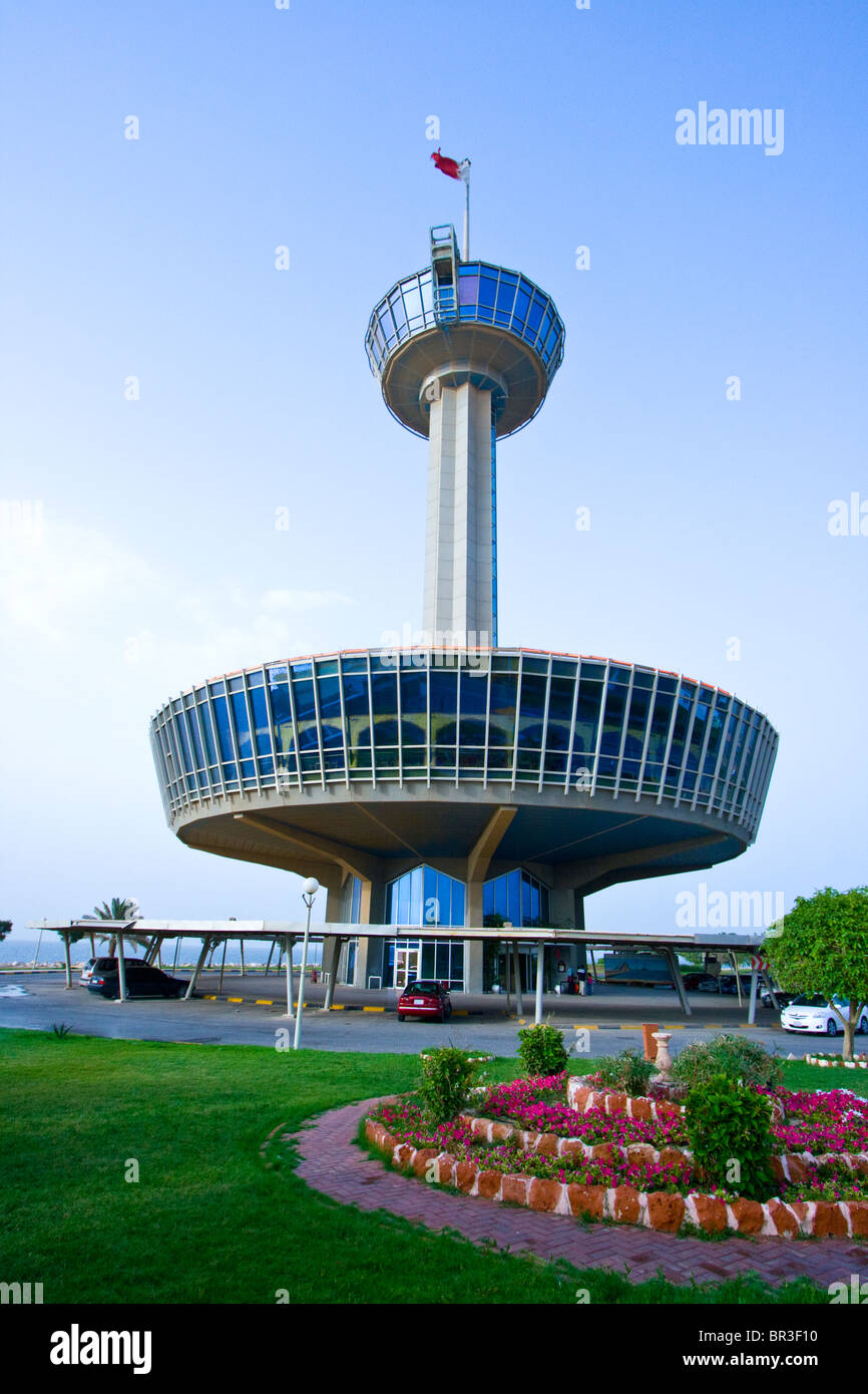 Restuarant & Beobachtung Turm in der Mitte auf King Fahd Causeway zwischen Bahrain und Saudi-Arabien Stockfoto