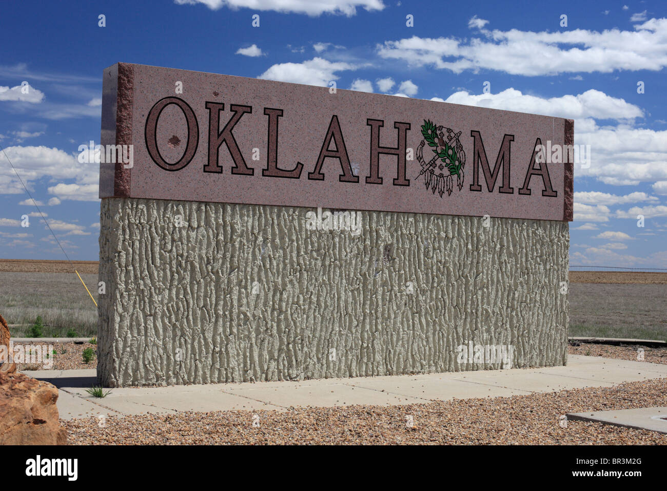 Zeichen markieren die Staatsgrenze zwischen New Mexico und Oklahoma. Stockfoto
